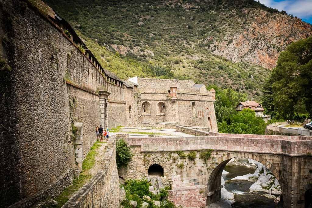 Les Maisons Du Conflent, Maisons Familiales En Pierre Au Coeur Des Remparts Villefranche-de-Conflent Bagian luar foto